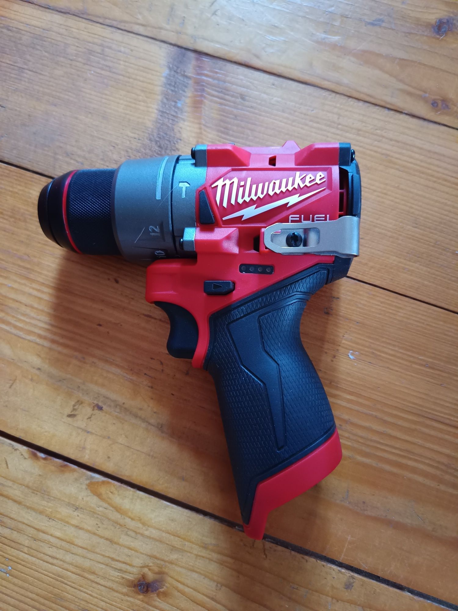 Nowa wiertarka Milwaukee m12 fpd2