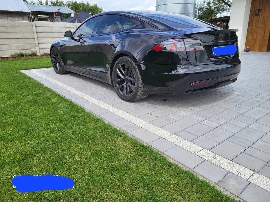 TESLA Model S Plaid