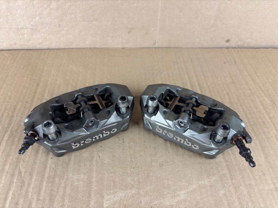 Ducati Monster 821 Zaciski Hamulcowe Brembo Klocki Hamulcowe MONOBLOCK