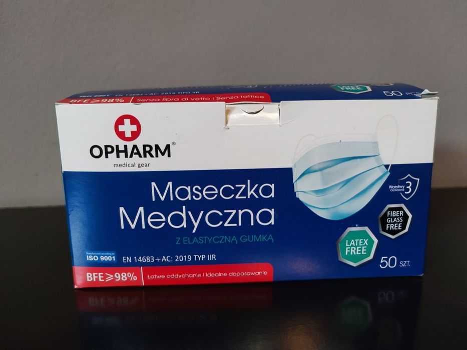 35 sztuk kartoników po 50 maseczek medycznych Opharm w opakowaniu