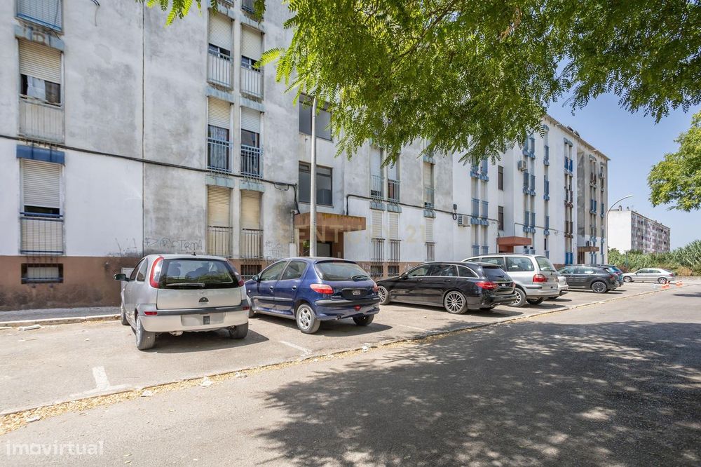 Oportunidade de Investimento | Apartamento T2 no Vale da Amoreira