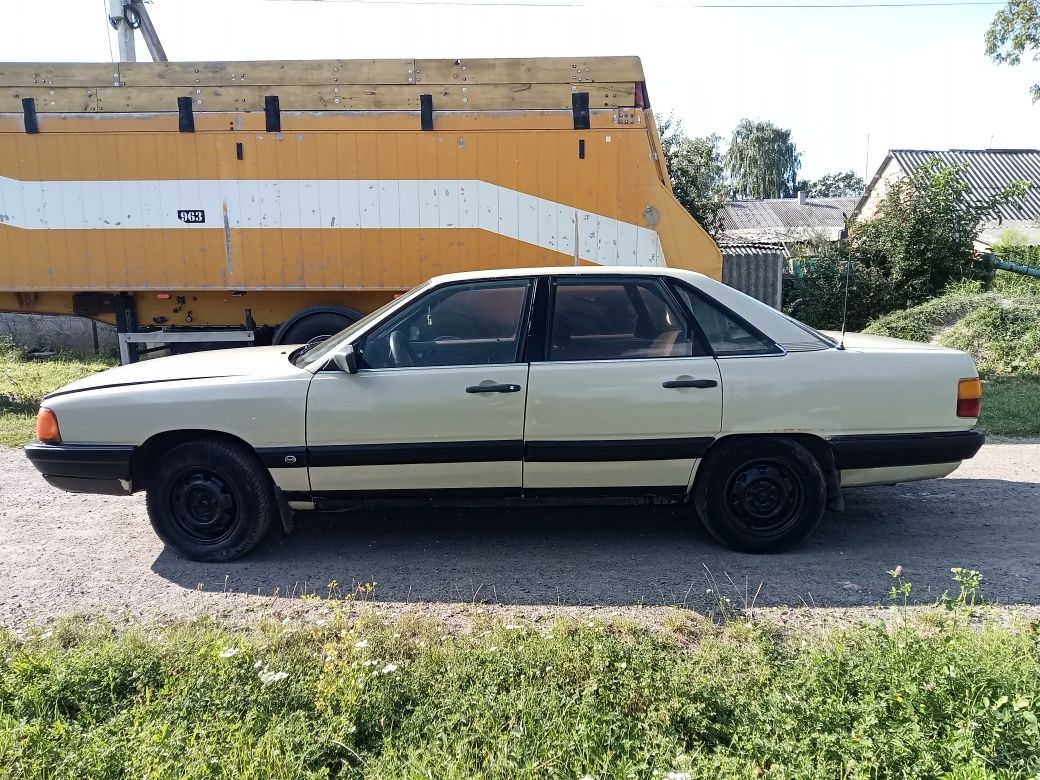Продам ауді 100 с3 1983 рік 2.2 на карбюраторі