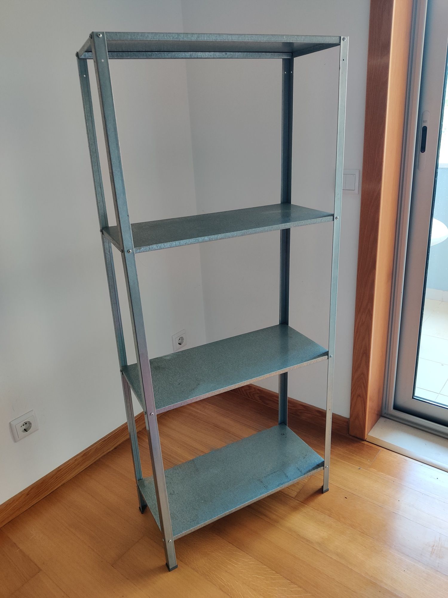 Estante IKEA Hullis