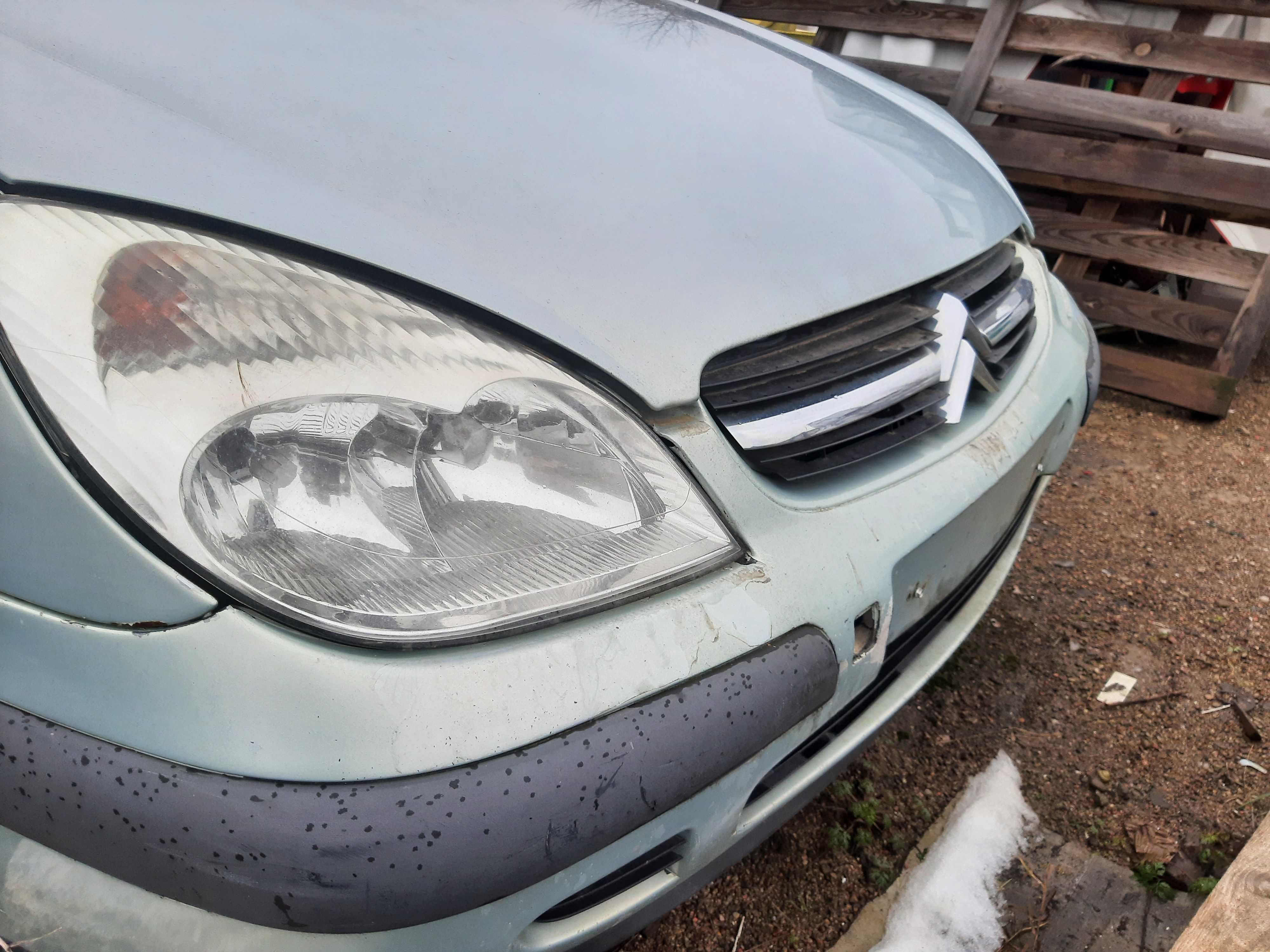 Citroen C5 2003r. Lampa prawy przód