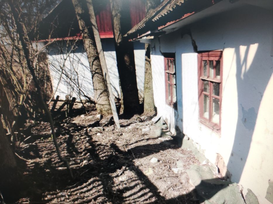 Продається старенький будинок  в с. Пасинки !