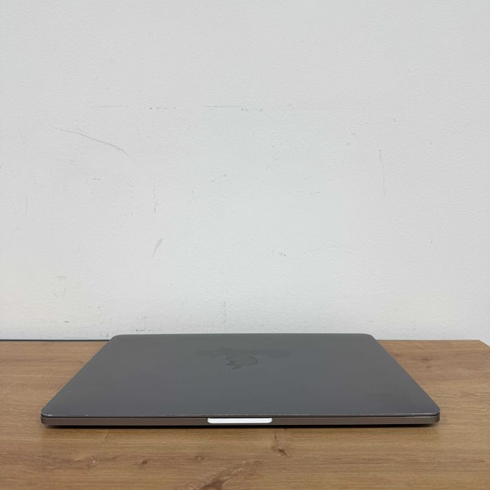 Macbook Pro 2018 { i7| 16gb | 256 GB ssd } Гарантія . SV31932