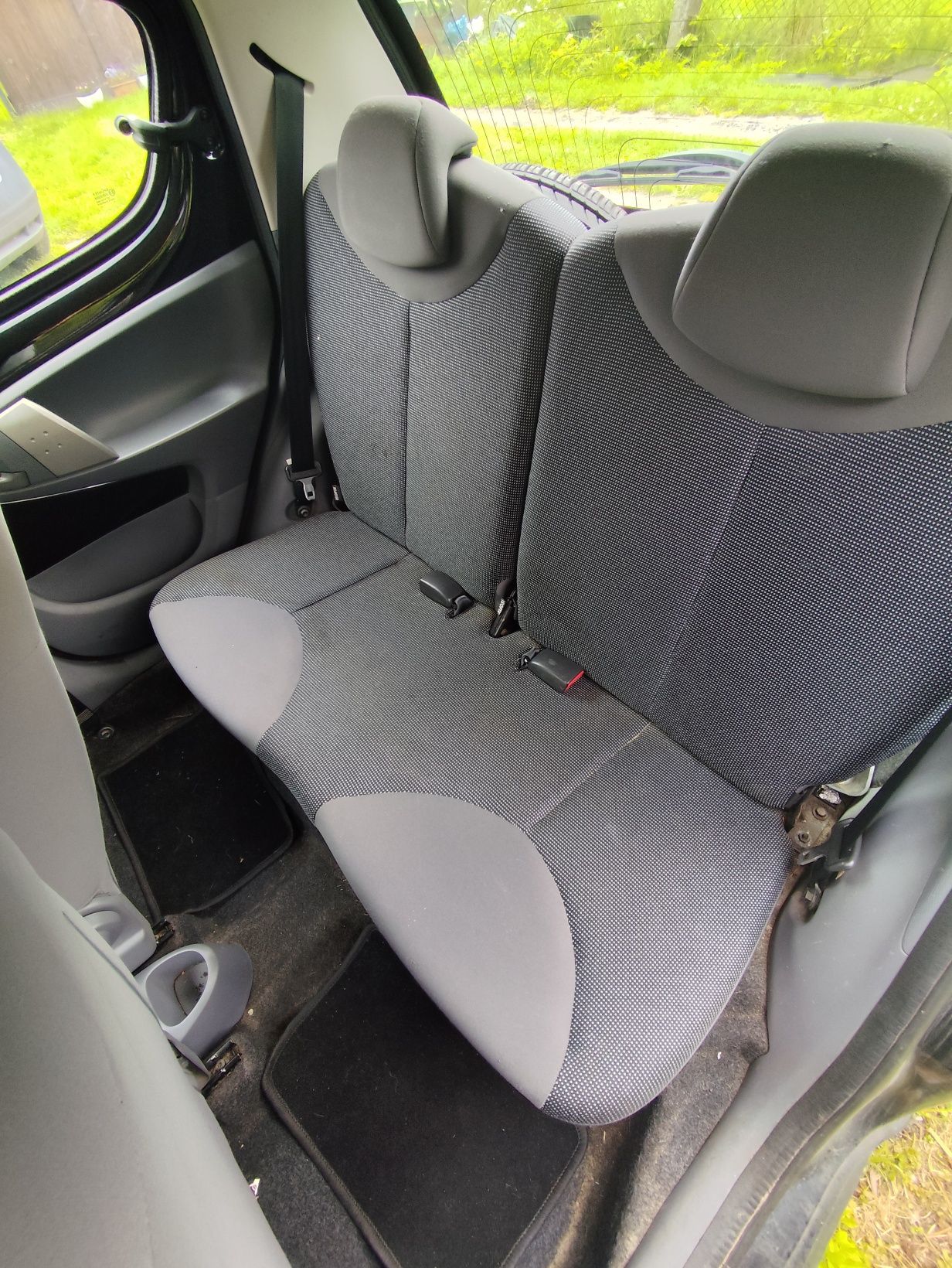 Peugeot 107 uszkodzony
