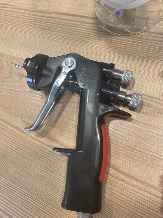 Pistolet 3M grawitacyjny, natryskowy ciśnieniowy