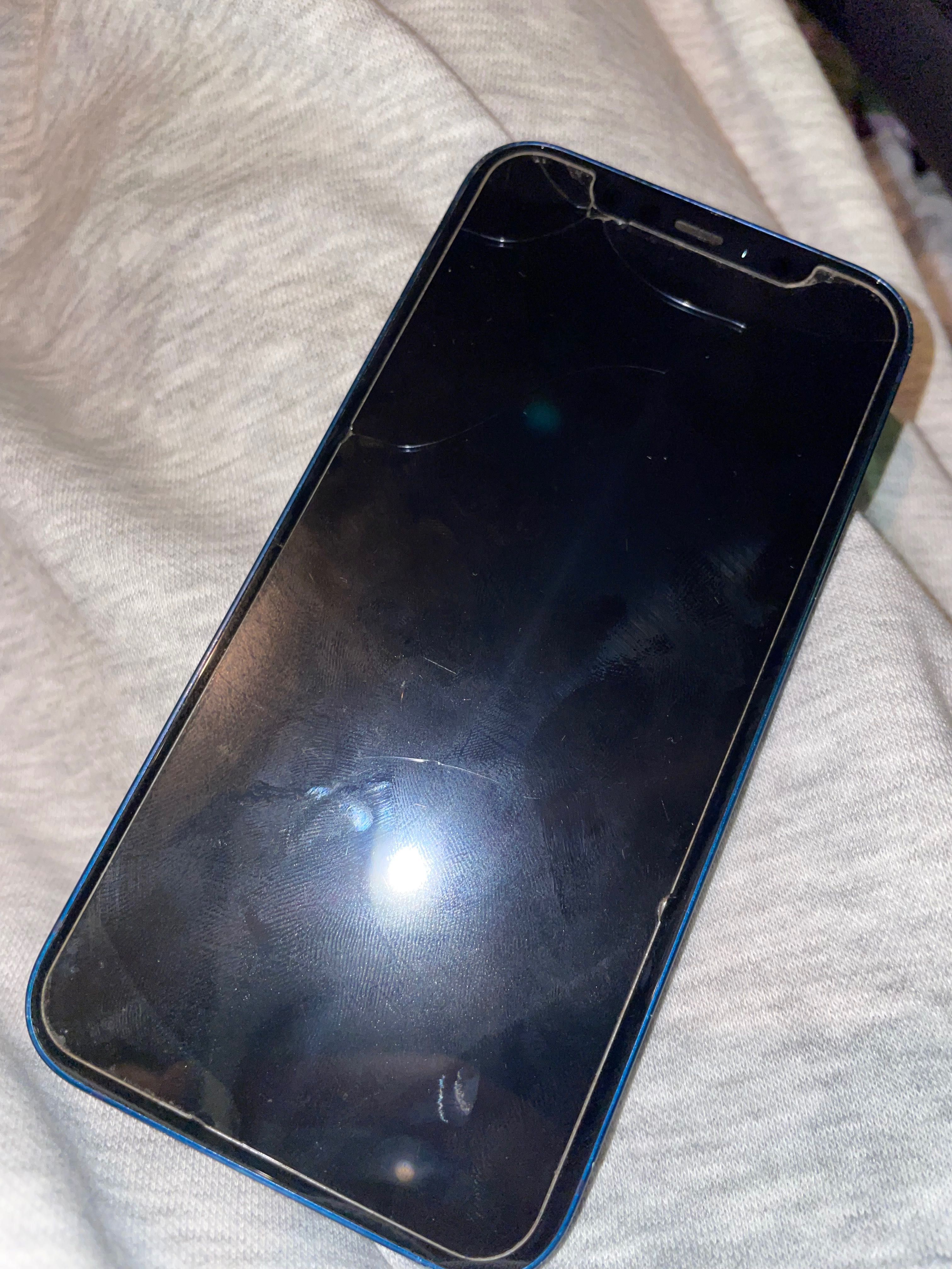 iPhone 12 działający
