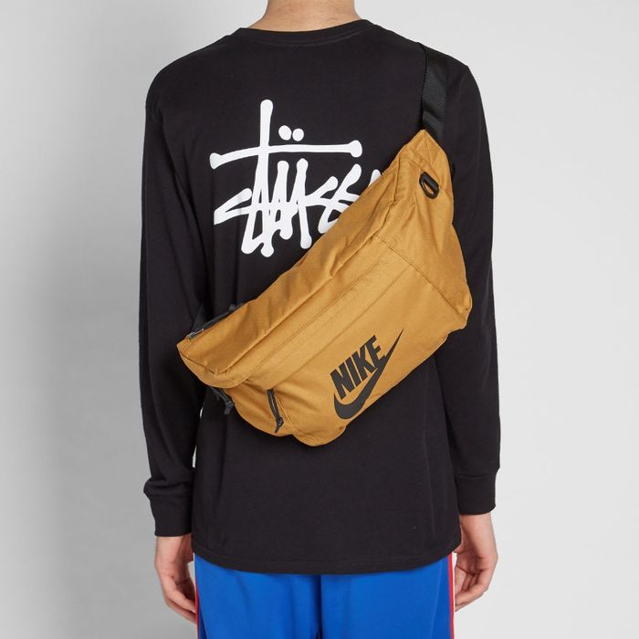 Бананка Nike Tech Hip Pack (Coyot) 10L.