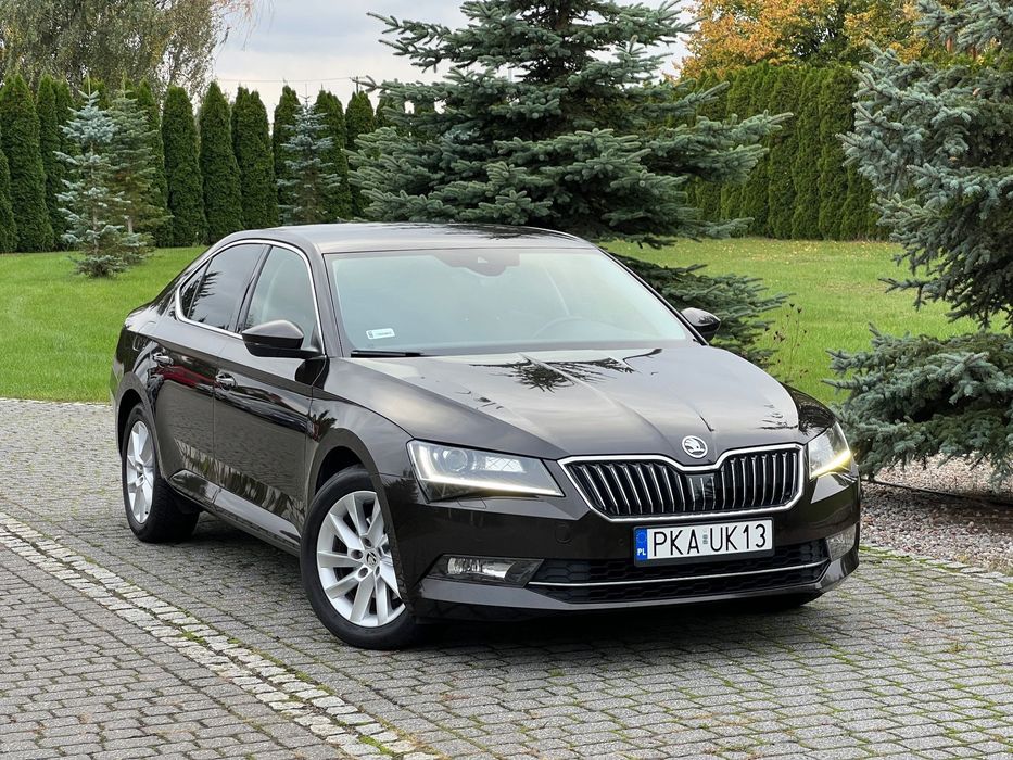 Skoda Superb BEZWYPADKOWA CarPlay LED Czujniki360 HAK Martwe pola CANTON Akt. tempo