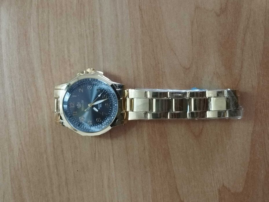 Relógio Dourado NOVO