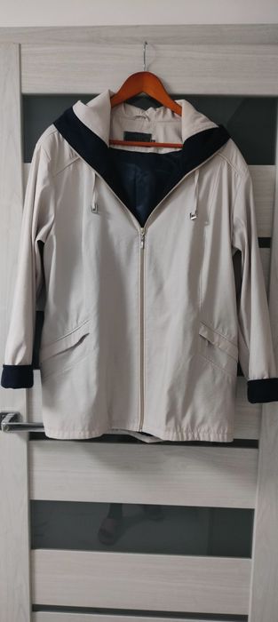 Kurtka damska wiosenna z kapturem, beżowa