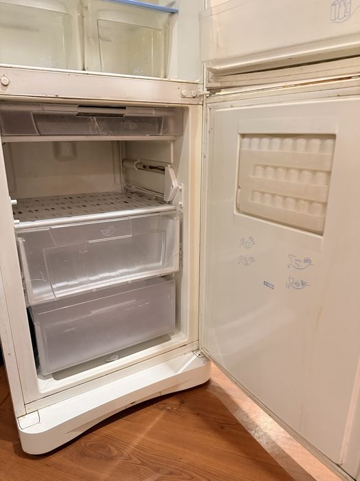 Холодильник Indesit
