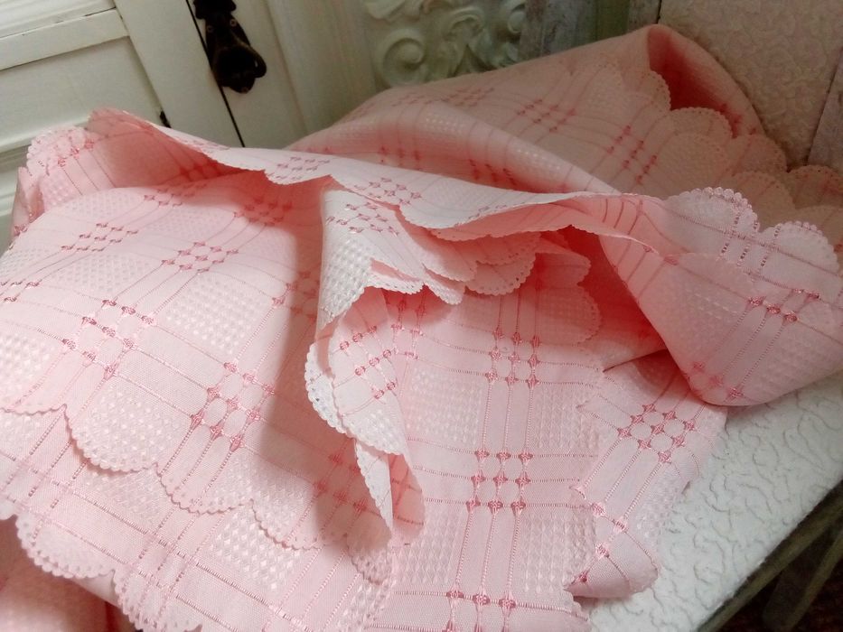 Obrus różowy piękny na stół ławę + drugi gratis