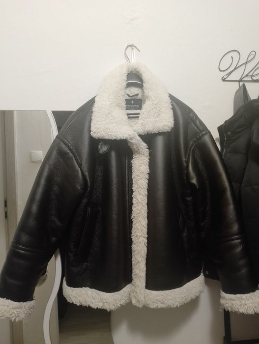 Kurtka zimowa Stradivarius.