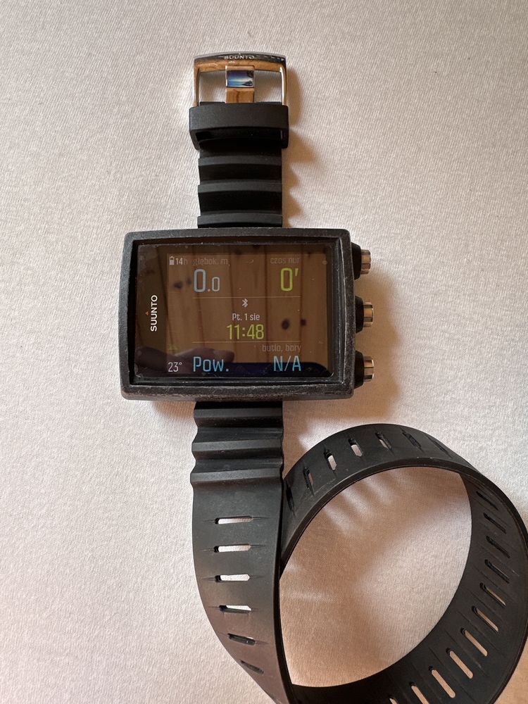 Sprzedam USZKODONY komputer suunto eon core
