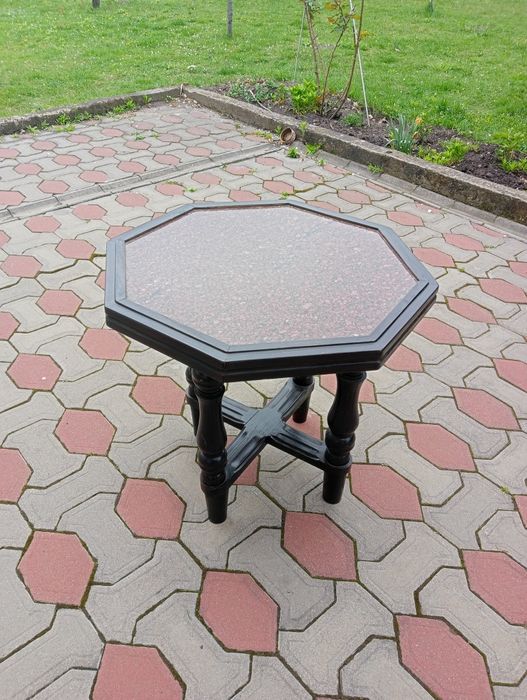 Стіл мраморний в хорошому стані