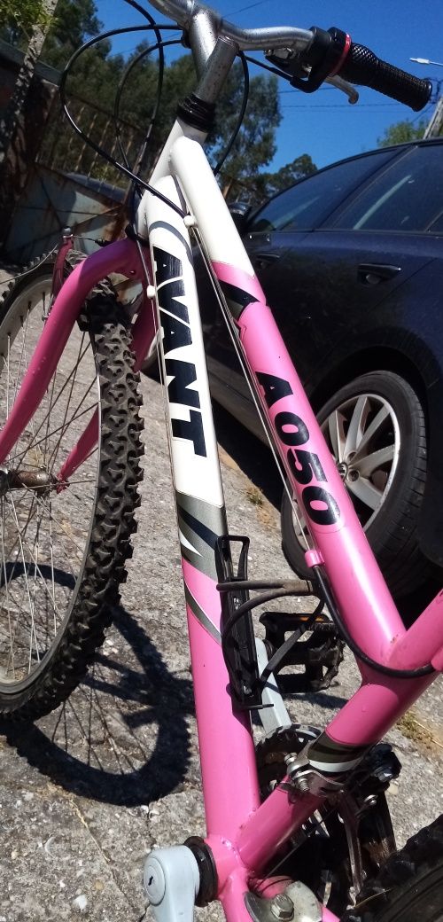 Bicicleta cor de rosa