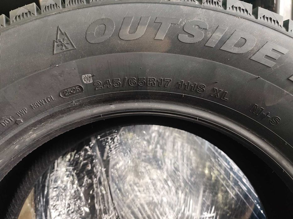 Нова зимова резина SUNNY 245*65*17