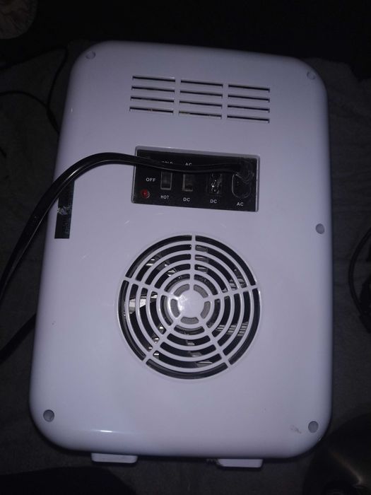 Неробочий міні-холодильник MFA-6L 12/220 в