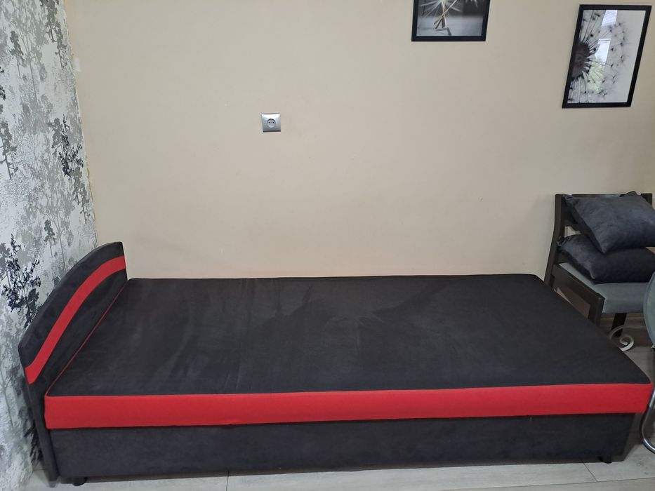 Tapczan łóżko jednoosobowe, regulacja zagłówka