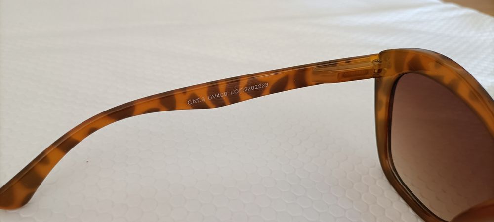 Óculos de sol novos