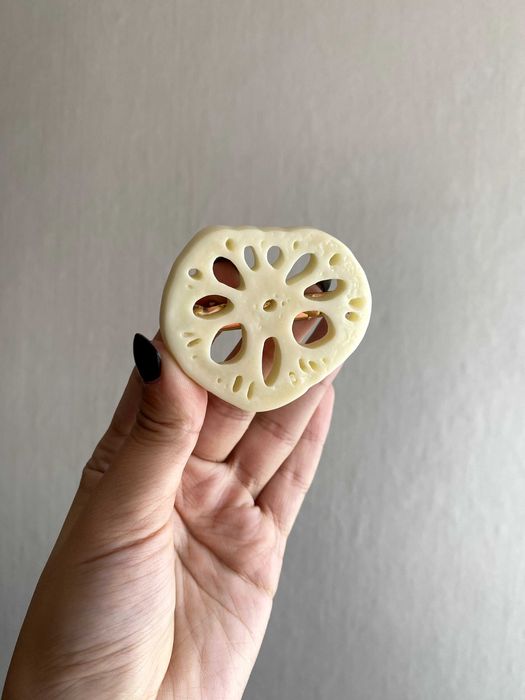 Lotus root spinka do włosów