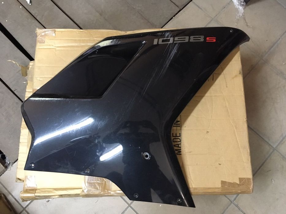 Owiewka prawa Ducati 848 . 1098 . 1198