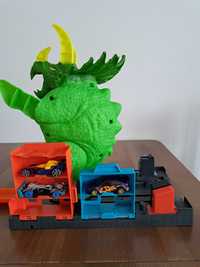 Hot wheels city starcie z triceratops 4+