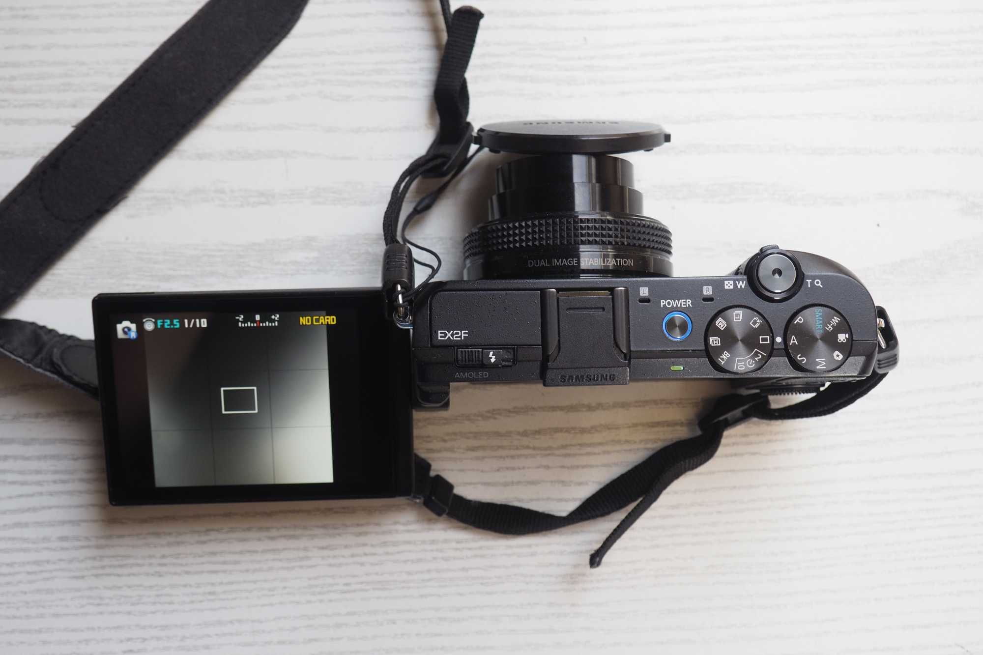 ## Samsung EX-2F # Obiektyw z F1.4
