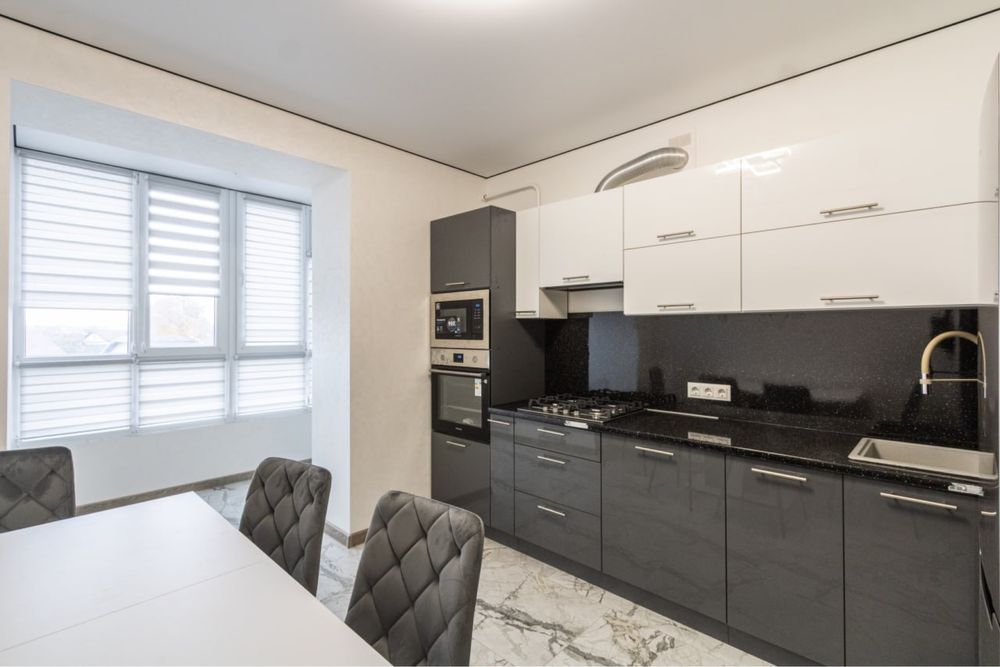 Перша Оренда 3к великої сучасної квартири жк «Опришівська Слобода»