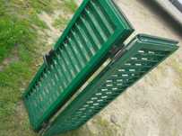 janela verde pvc