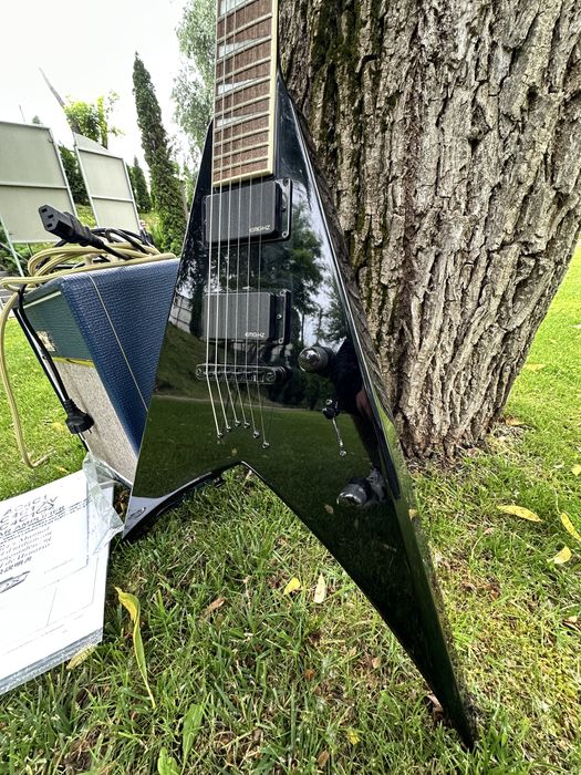Електрогітара jackson kuxt blk king v bk комбопідсилювач vox
