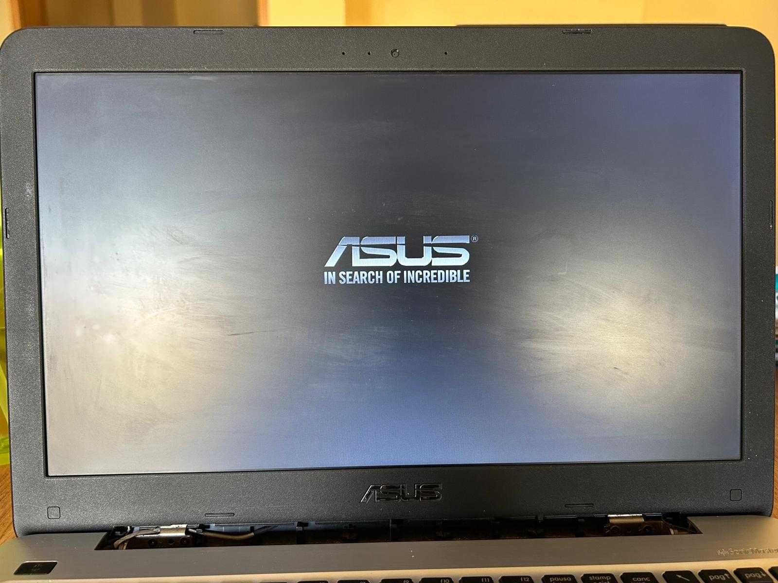 Notebook ASUS VivoBook X556U