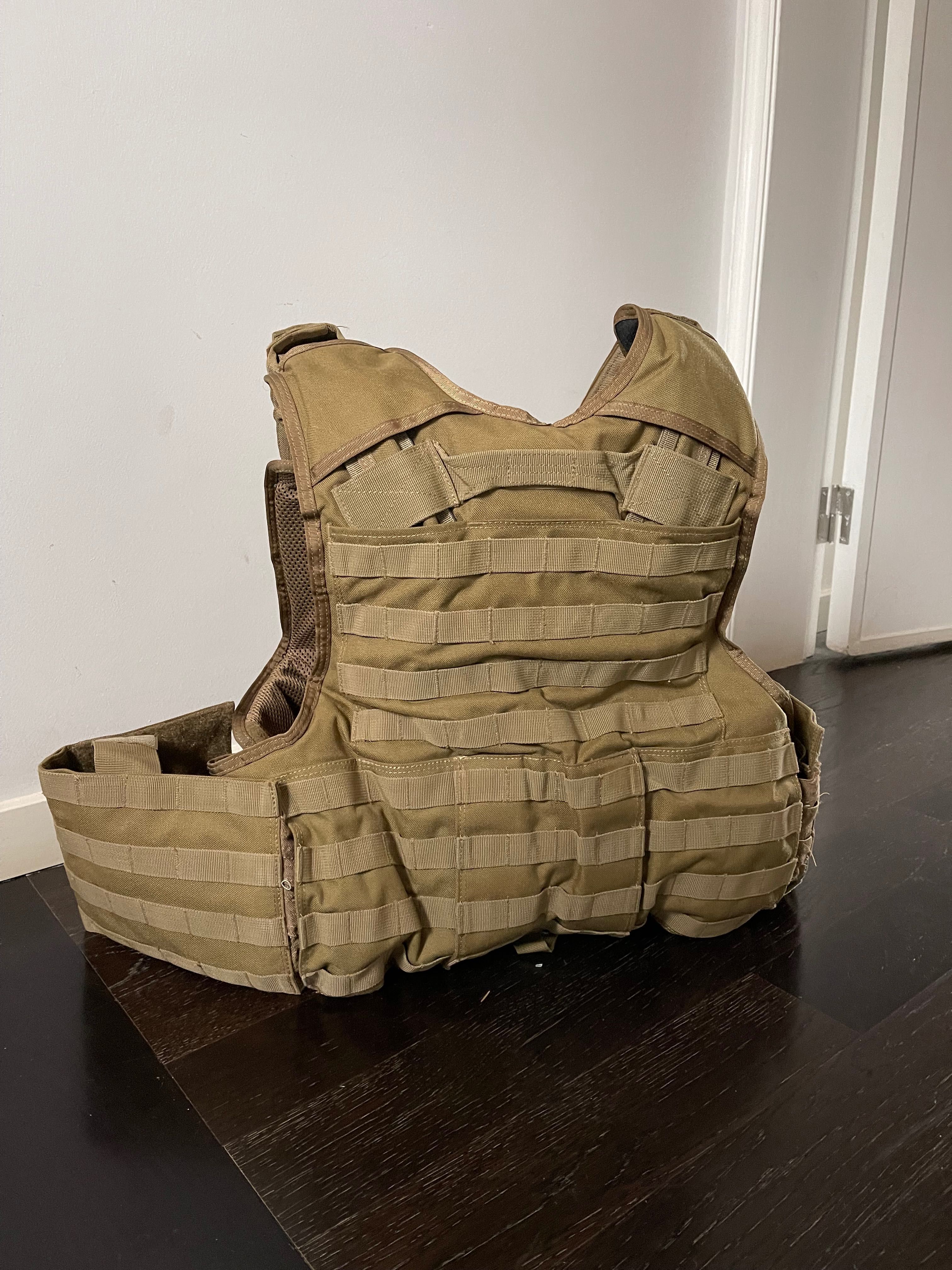 Colete Warrior Assault Systems Plate Carrier (sem placas balísticas)