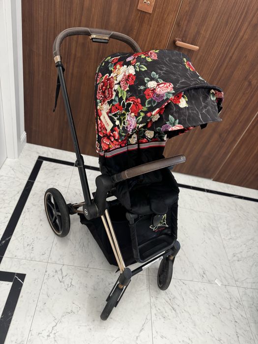 Cybex Priam Bloosom Dark spacerowka