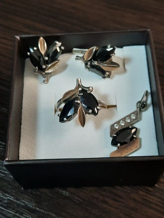 Продам набор украшений