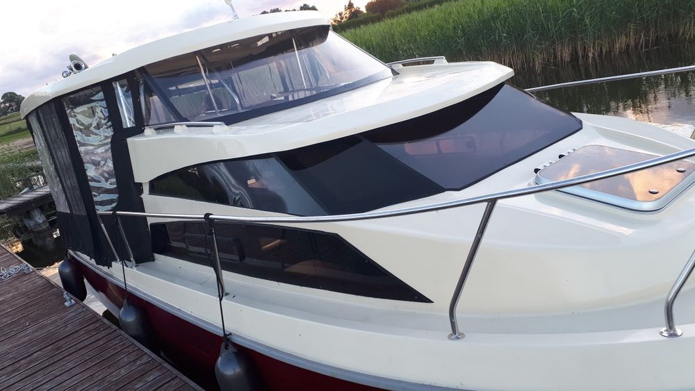 Bez patentu houseboat czarter wynajm łodzi Calipso 23 przeszkolenie gr