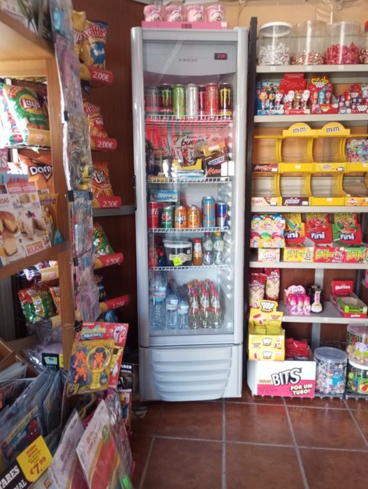 Vende se Quiosque "Student’s Place" em localização estratégica!