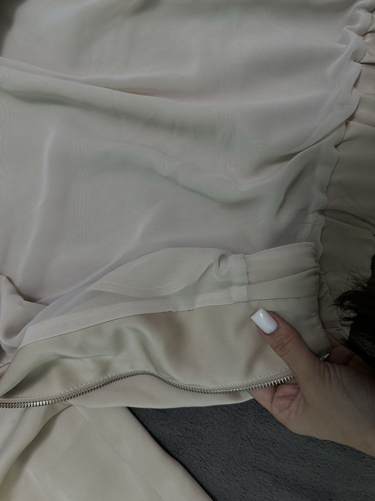 Шовковий бомбер Zara
