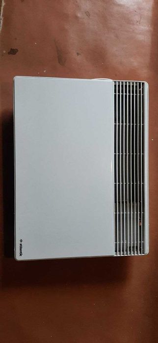 обігрівач настінний, два штуки