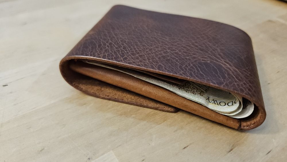 Borubar Skóroszyj - minimalistyczny portfel z fantastycznej skóry