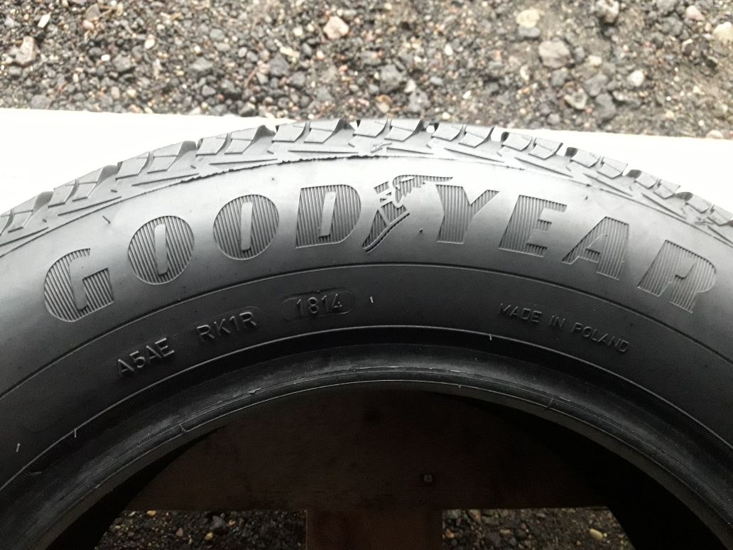 GOODYEAR 195/65R15 95T, pojedyńcza opona zimowa.