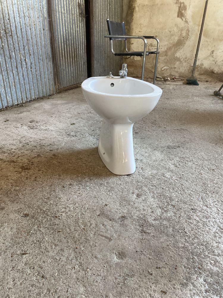 Bide branco usado