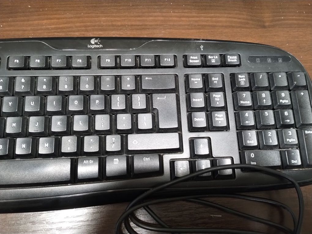 Klawiatura Logitech cllassic keyboard 200, na USB stan bdb