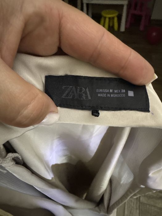 Сатинова спідниця  zara в двох кольорах