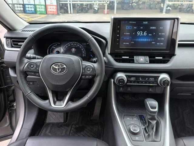 Toyota RAV4 2020 року