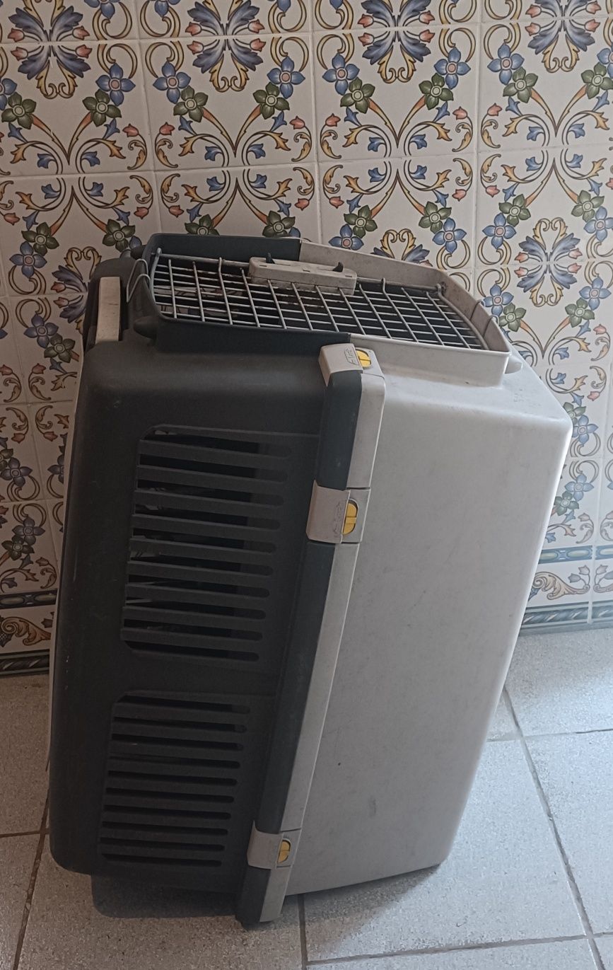Caixa transportadora/ box animais