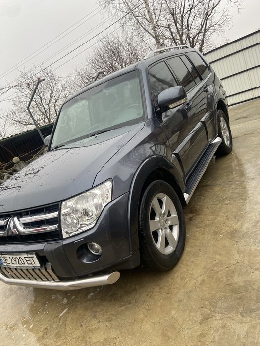 Паджеро вагон 4  повнопривідний кросовер)